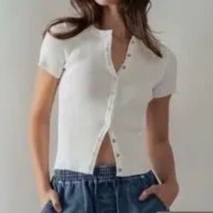 Urban Daizy Women's White Button-Up Top